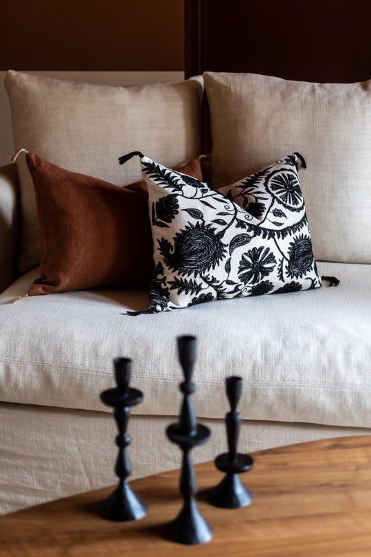 Housse de Coussin Brodée Anor REGLISSE
