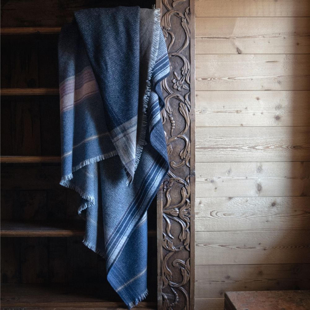 Plaid Arya - OVIO Home