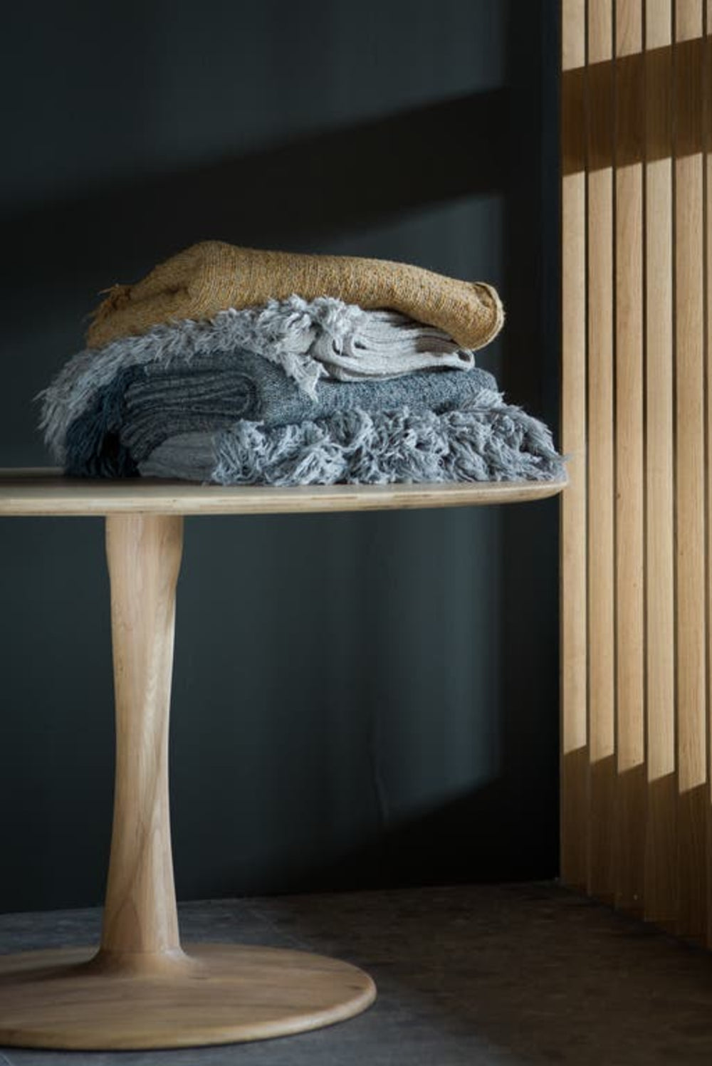 Table Torsion - OVIO Home